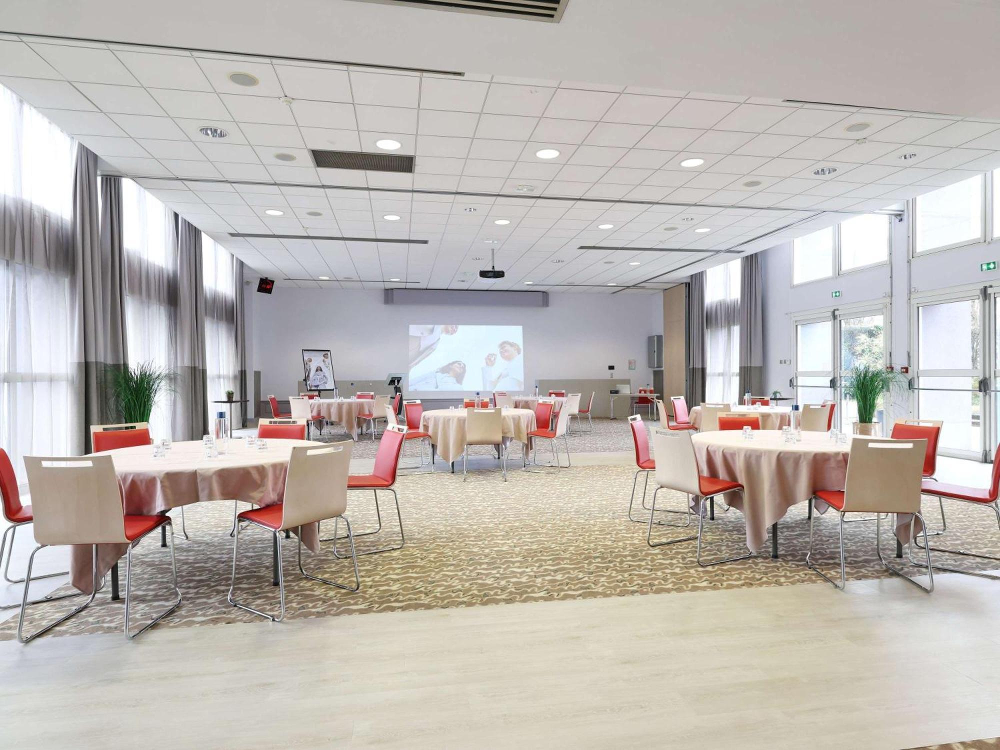Mercure Grenoble Centre Porte Des Alpes Экстерьер фото