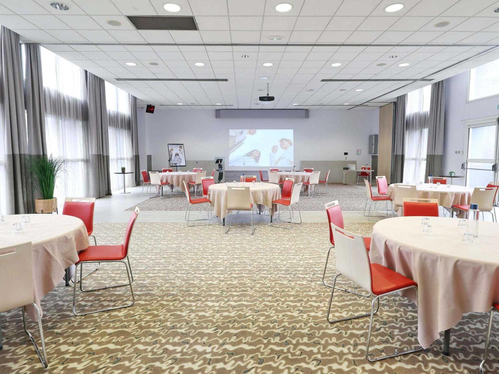 Mercure Grenoble Centre Porte Des Alpes Экстерьер фото