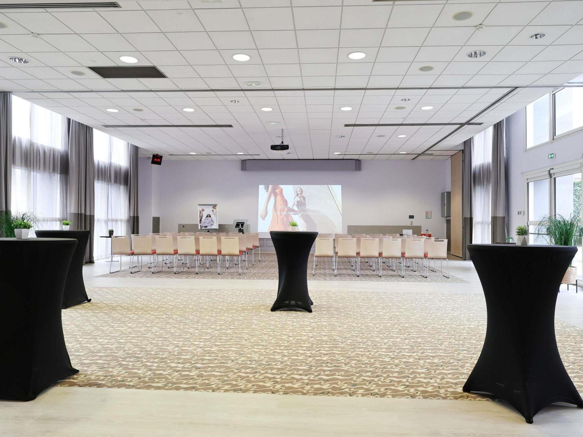 Mercure Grenoble Centre Porte Des Alpes Экстерьер фото